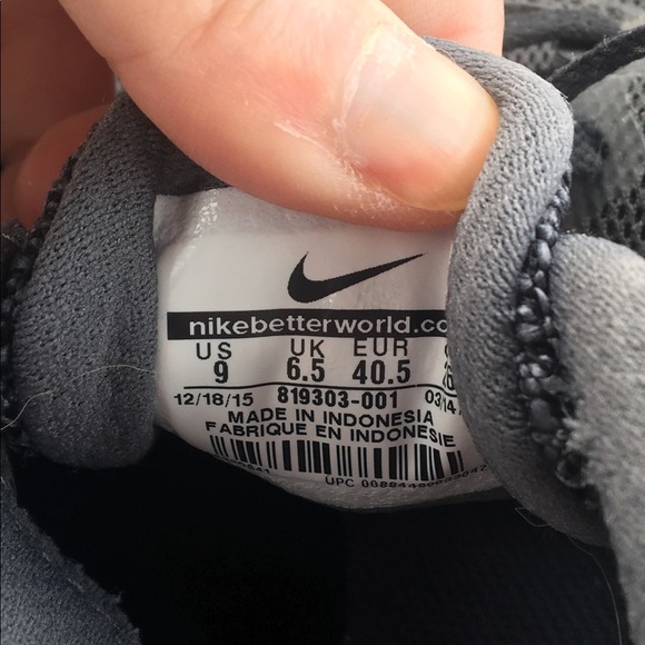 Women’s Nike shoes - Picture 3 of 3